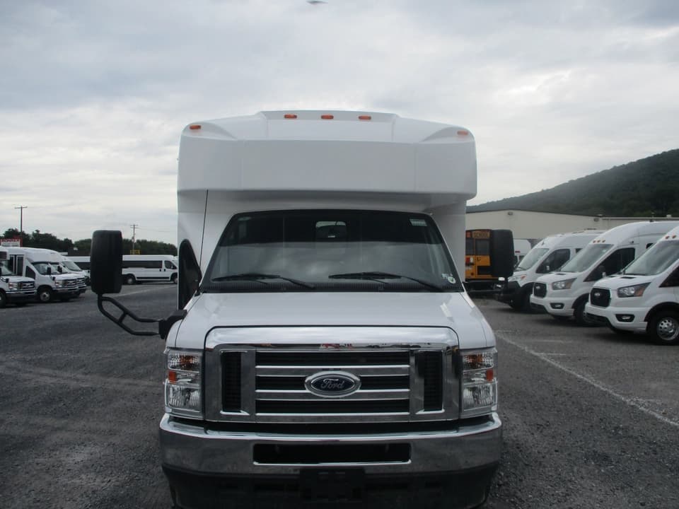 2024 Ford E450 ElDorado Advantage ADA Shuttle Bus - Image 3
