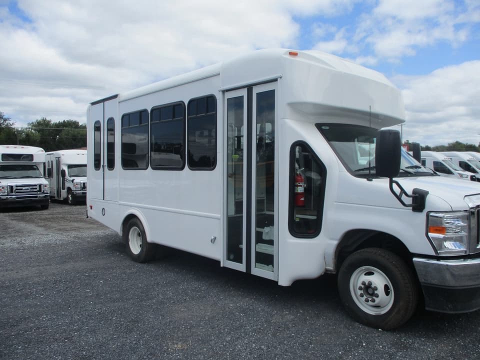 2024 Ford E450 ElDorado Advantage ADA Shuttle Bus - Image 12