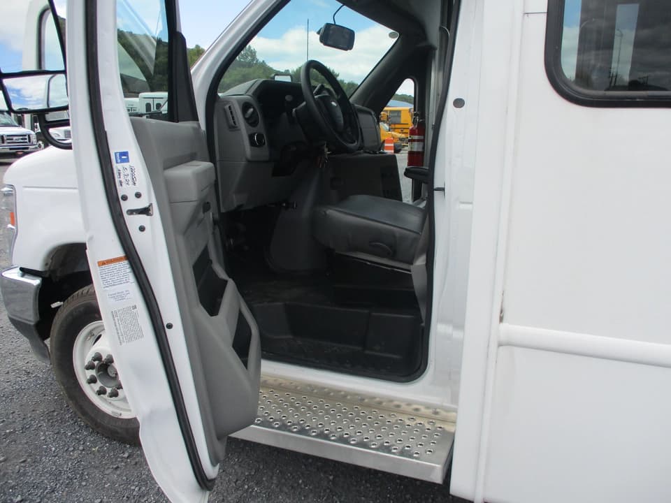 2024 Ford E450 ElDorado Advantage ADA Shuttle Bus - Image 14