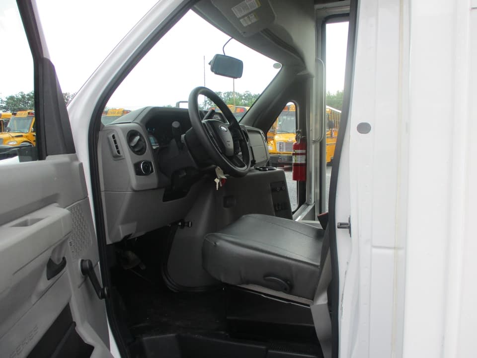 2024 Ford E450 ElDorado Advantage ADA Shuttle Bus - Image 15