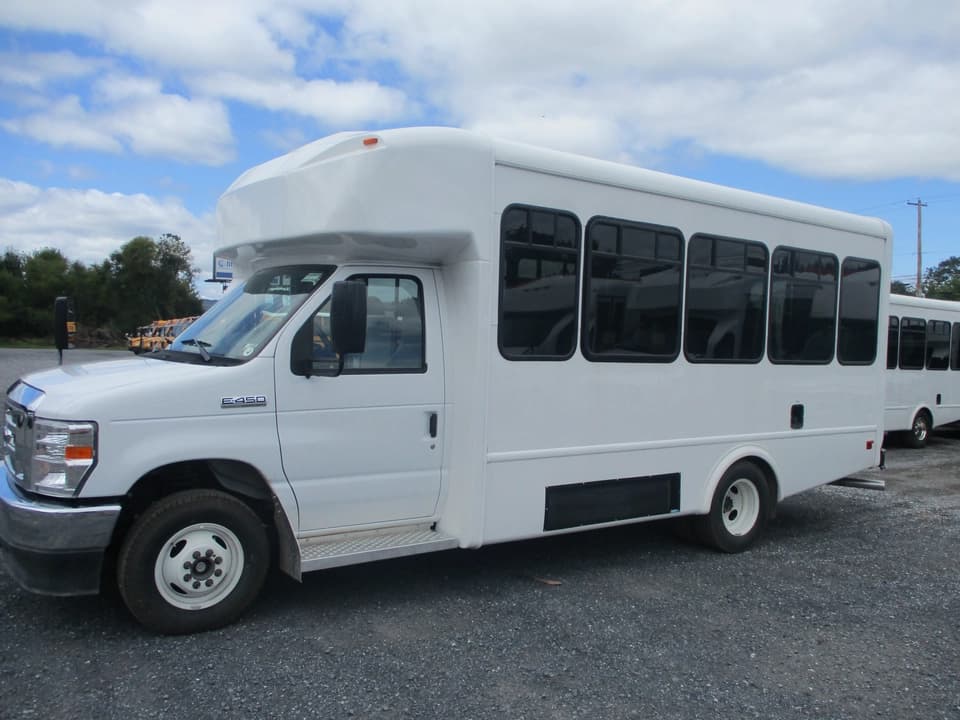 2024 Ford E450 ElDorado Advantage ADA Shuttle Bus - Image 2