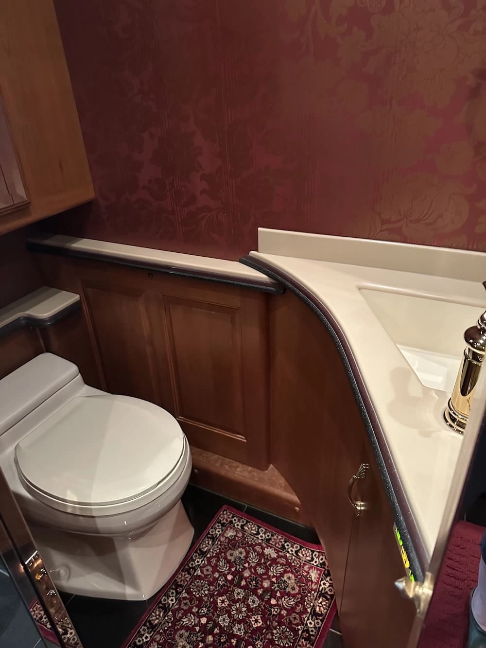 2001 Prevost Country Coach XL Motorhome - Image 21