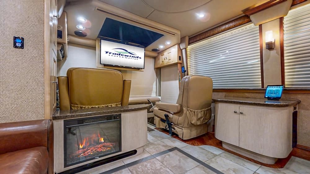 2006 Prevost Royale XLII Coach - Image 5