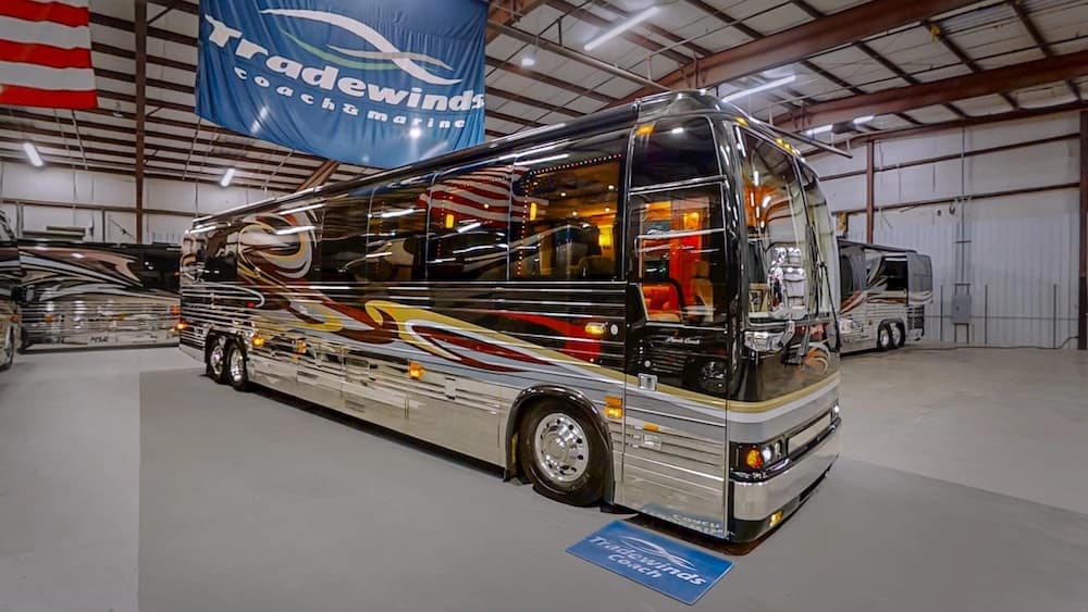 2004 Prevost Royale XLII bus