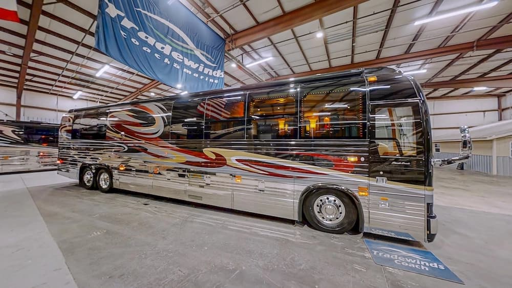 2004 Prevost Royale XLII Coach - Image 41