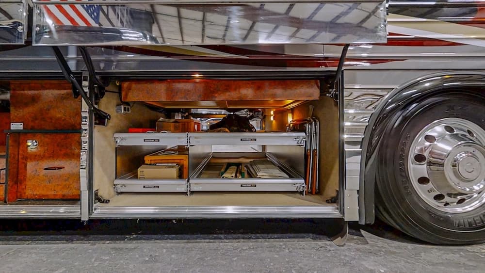 2004 Prevost Royale XLII Coach - Image 43