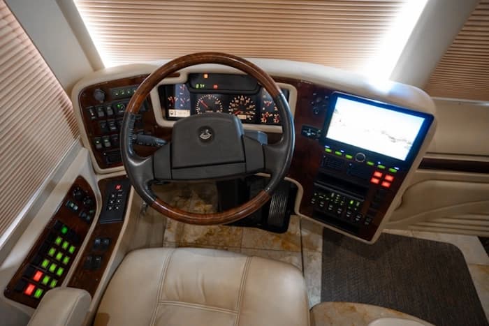 2006 Prevost Marathon H3-45 Motorhome - Image 7