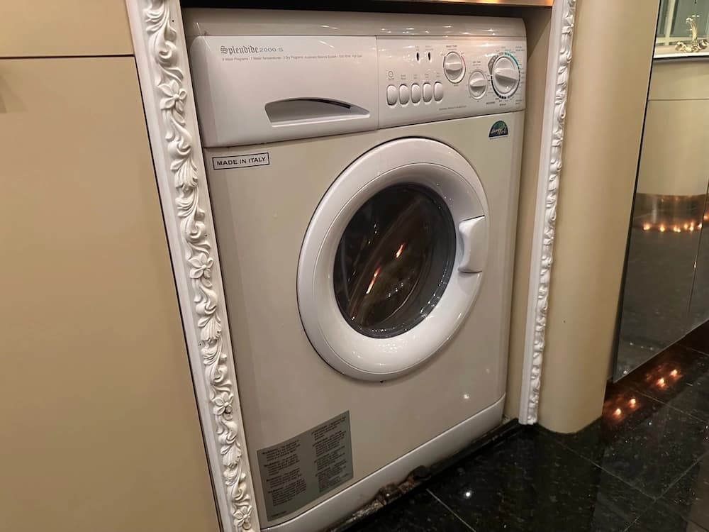 1998 Prevost Featherlite XL Motorhome - Image 17