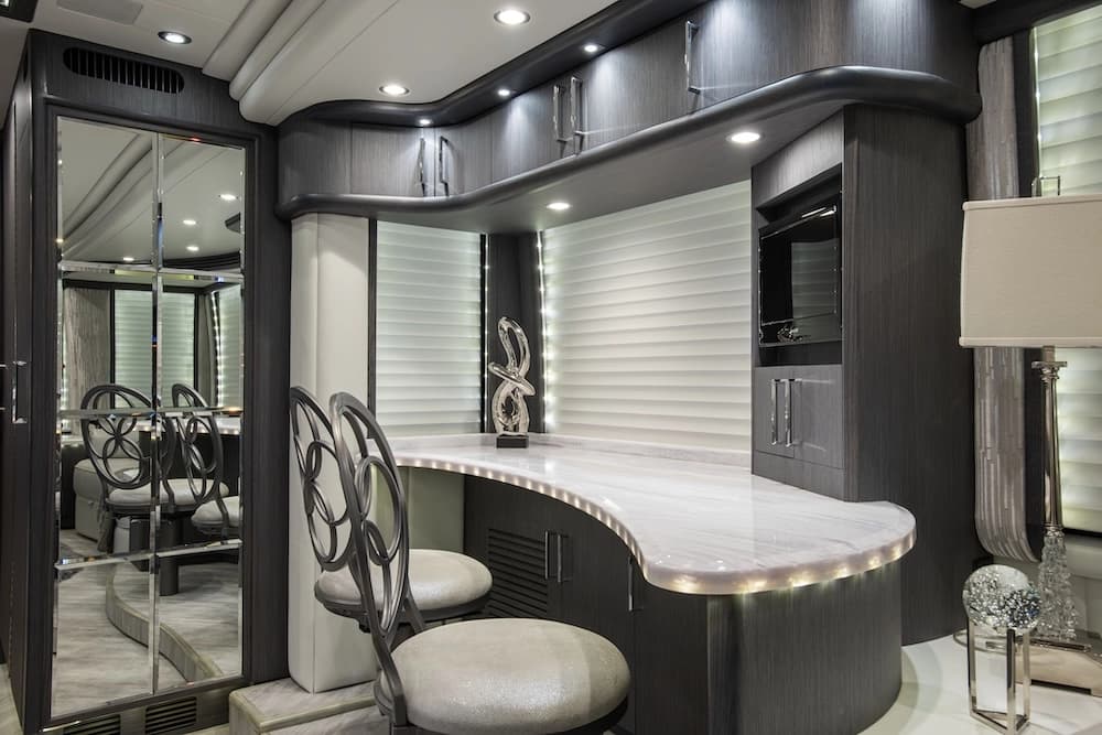 2019 Prevost Liberty Elegant Lady H3-45 Coach - Image 12