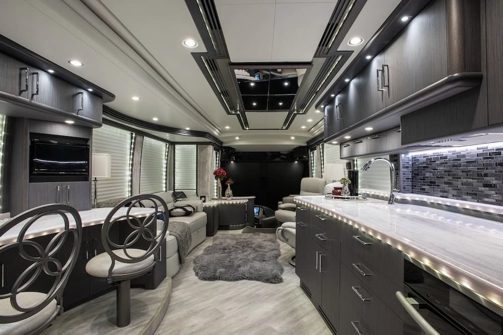 2019 Prevost Liberty Elegant Lady H3-45 Coach - Image 14