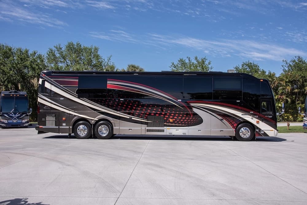 2019 Prevost Liberty Elegant Lady H3-45 Coach - Image 3