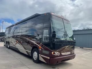 2005 Prevost Featherlite H3-45 bus