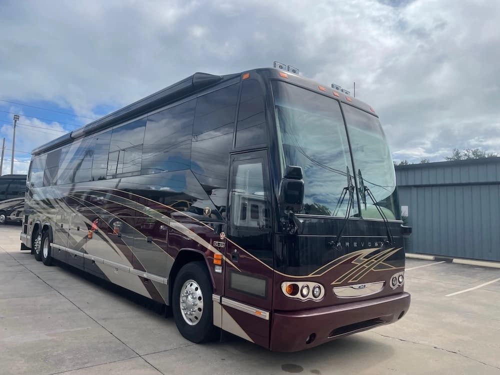 2005 Prevost Featherlite H3-45 bus