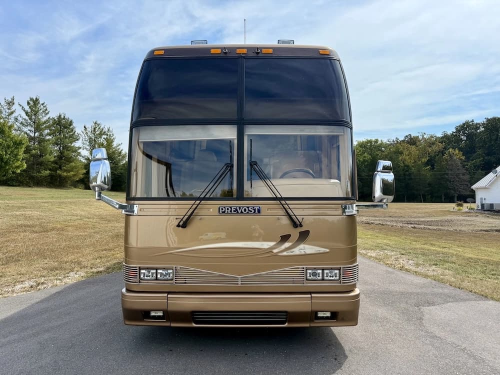 2000 Prevost Marathon H3-45 Motorhome - Image 2