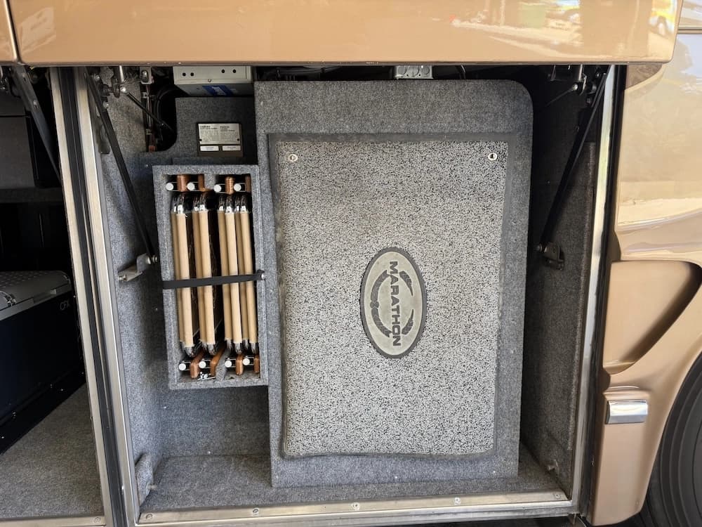 2000 Prevost Marathon H3-45 Motorhome - Image 11