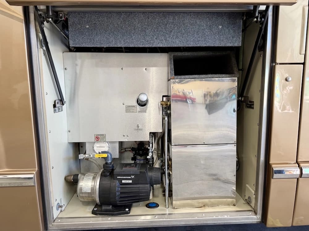 2000 Prevost Marathon H3-45 Motorhome - Image 15