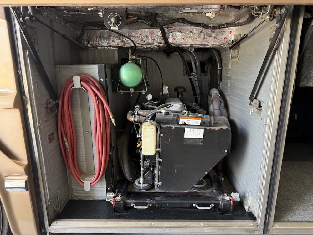 2000 Prevost Marathon H3-45 Motorhome - Image 16