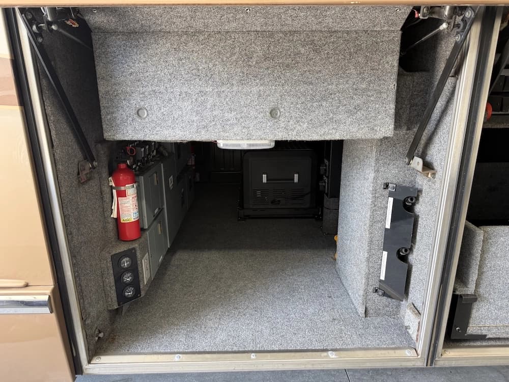 2000 Prevost Marathon H3-45 Motorhome - Image 17