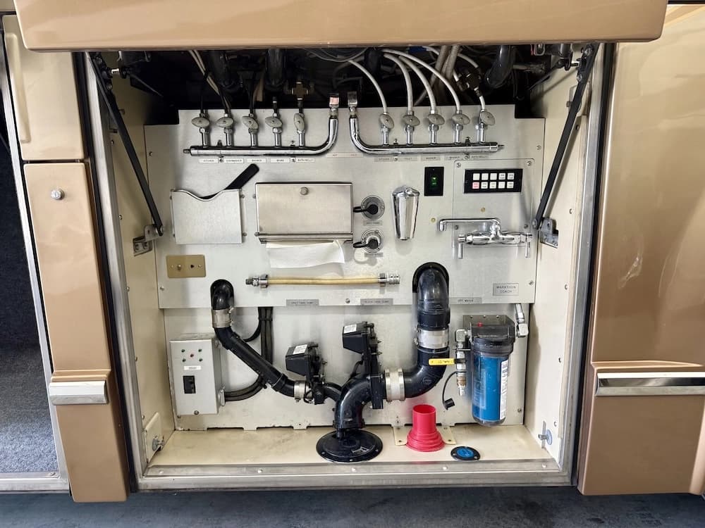 2000 Prevost Marathon H3-45 Motorhome - Image 20