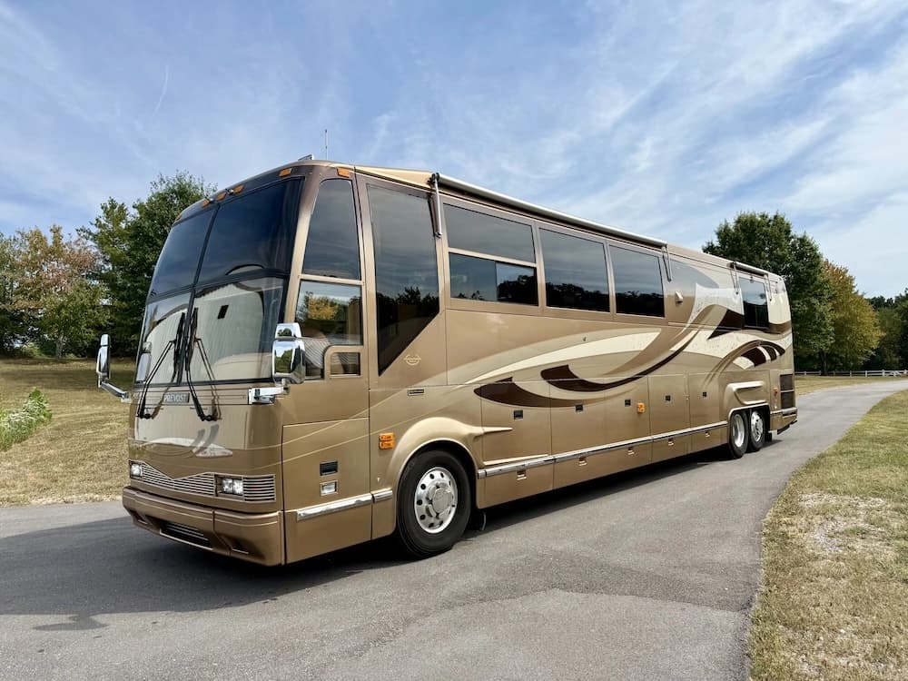 2000 Prevost Marathon H3-45 Motorhome - Image 3