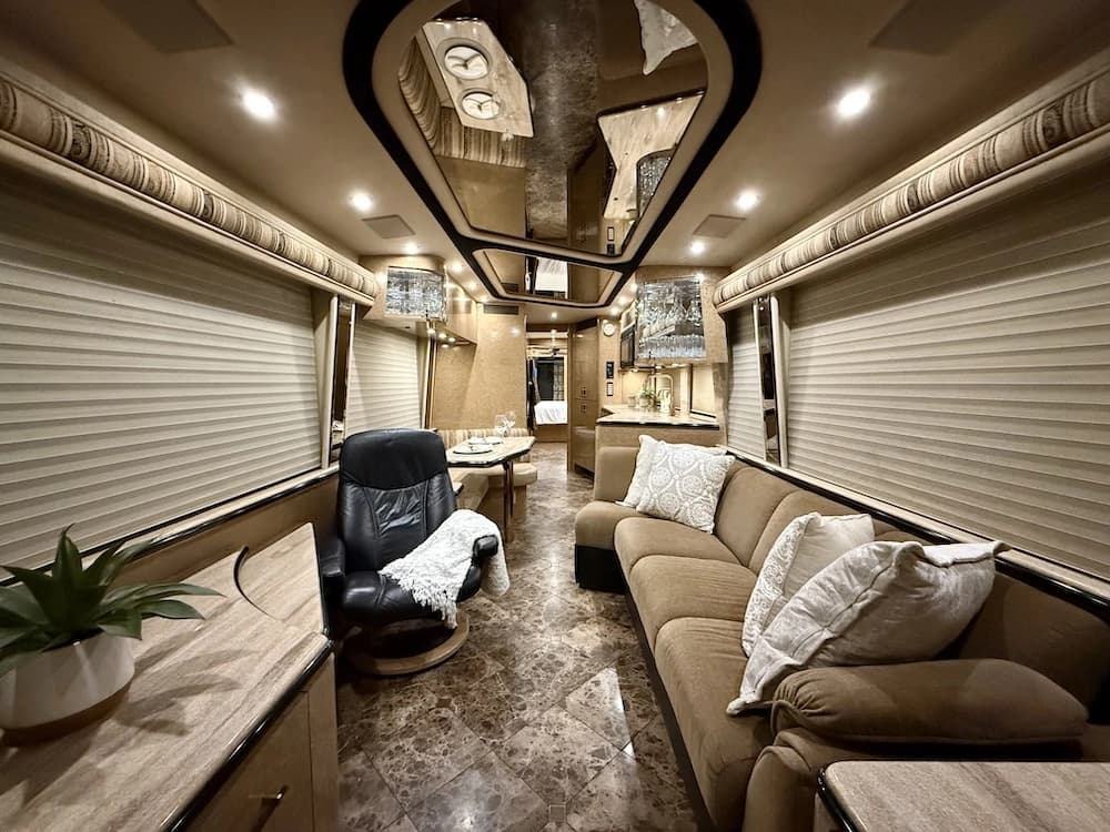 2000 Prevost Marathon H3-45 Motorhome - Image 21