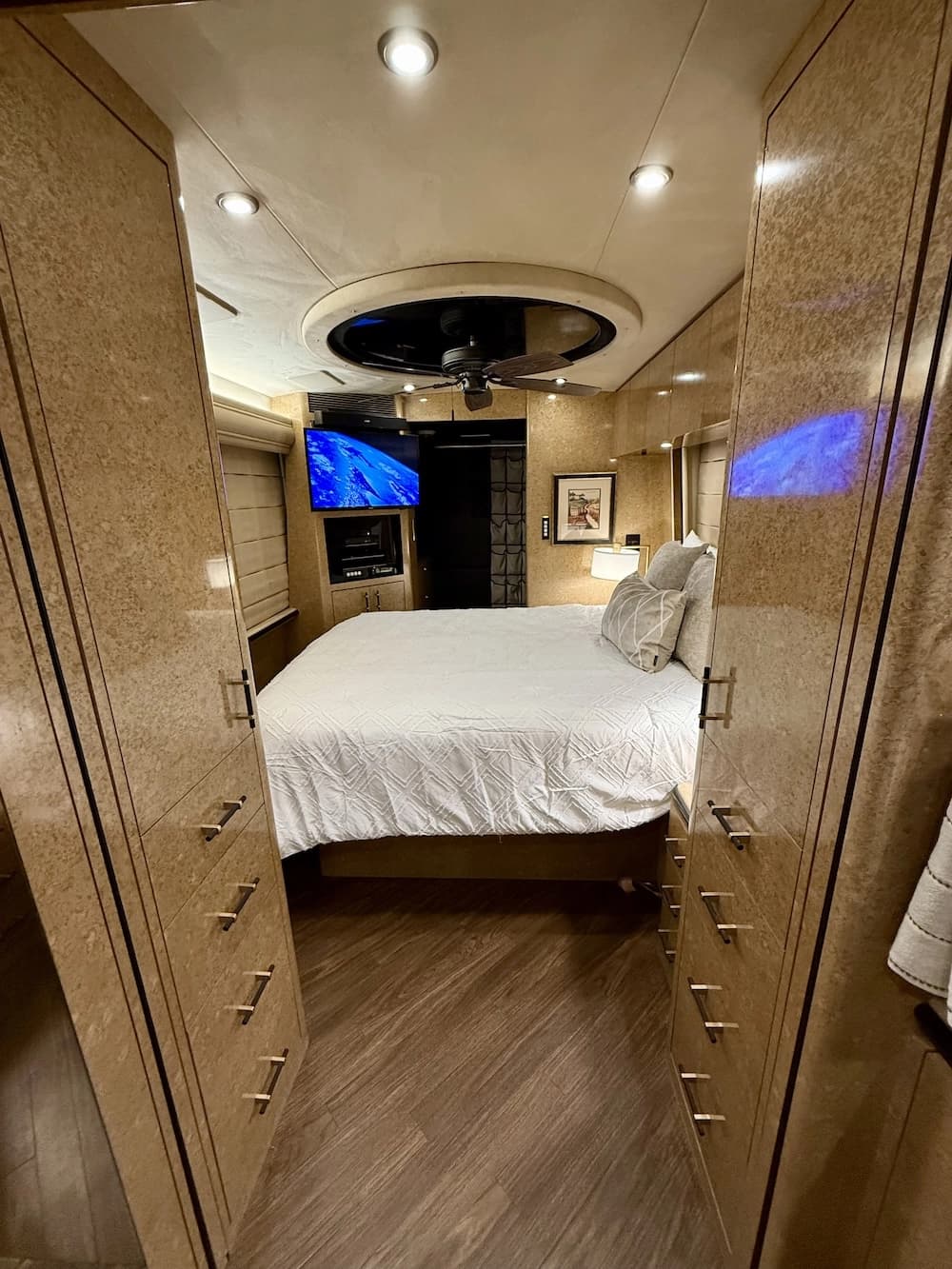 2000 Prevost Marathon H3-45 Motorhome - Image 34