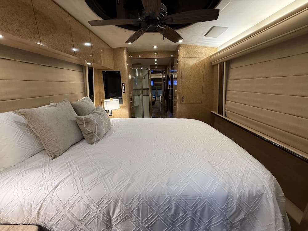 2000 Prevost Marathon H3-45 Motorhome - Image 38