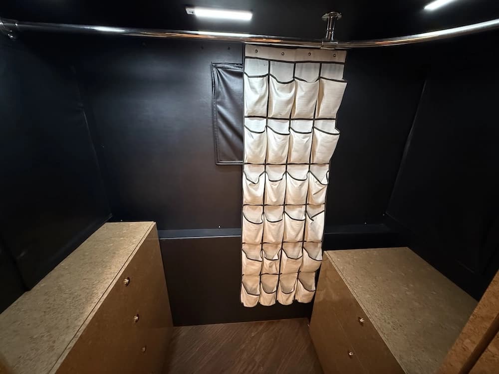 2000 Prevost Marathon H3-45 Motorhome - Image 39