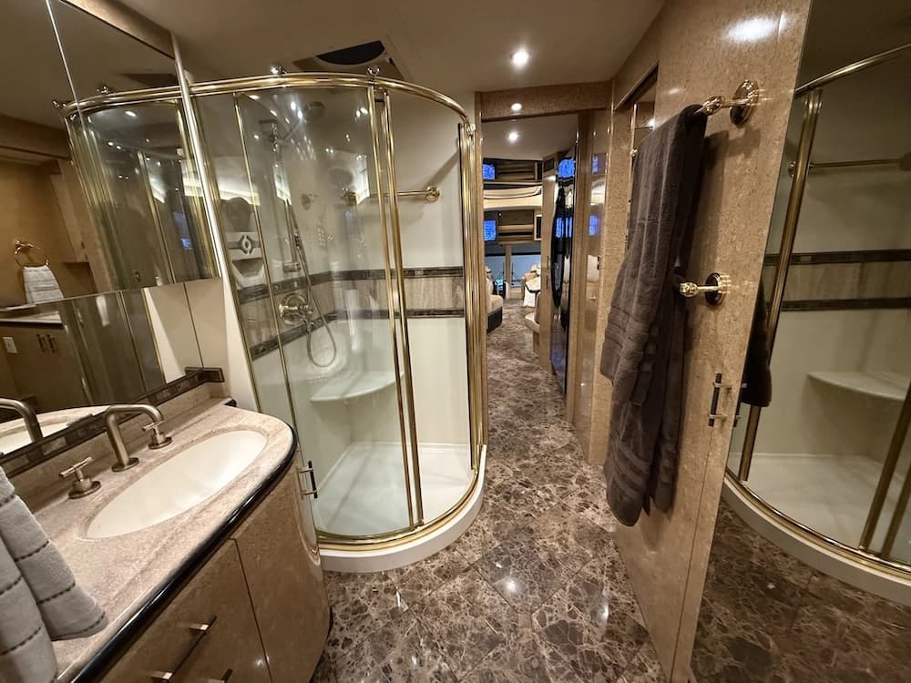 2000 Prevost Marathon H3-45 Motorhome - Image 41