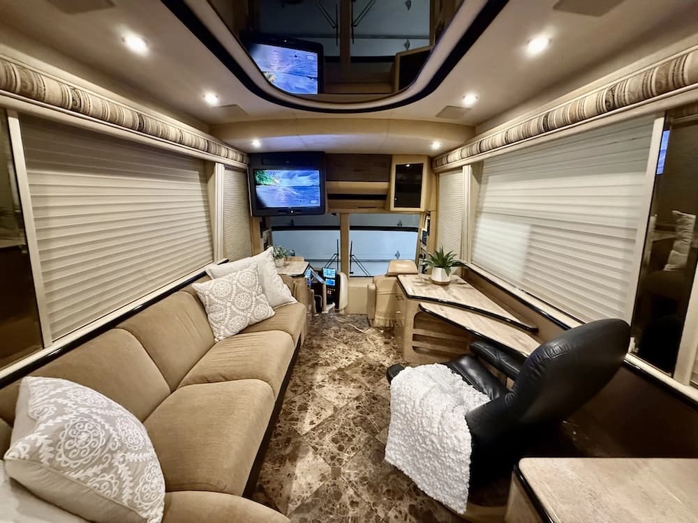 2000 Prevost Marathon H3-45 Motorhome - Image 43
