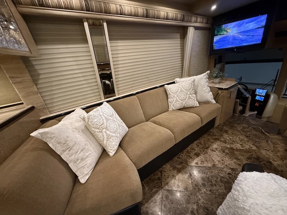 2000 Prevost Marathon H3-45 Motorhome - Image 44