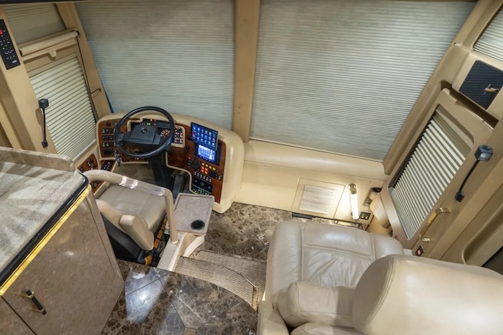 2000 Prevost Marathon H3-45 Motorhome - Image 45