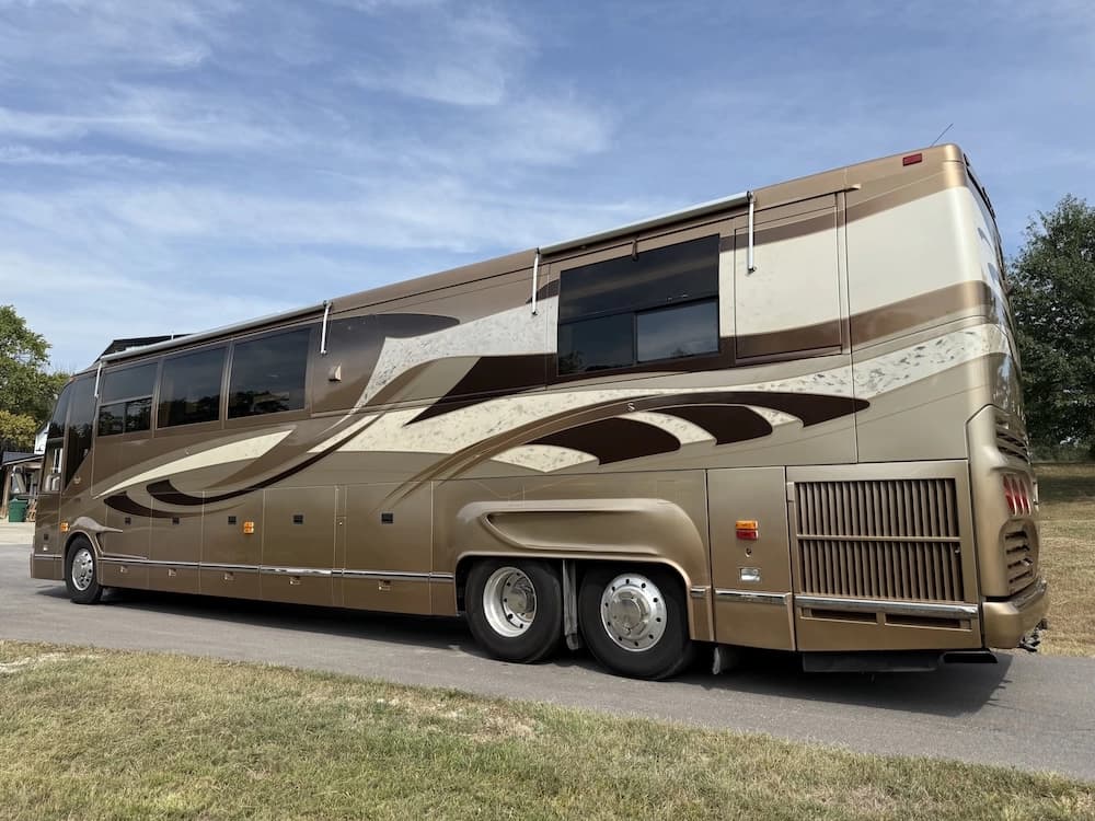 2000 Prevost Marathon H3-45 Motorhome - Image 6