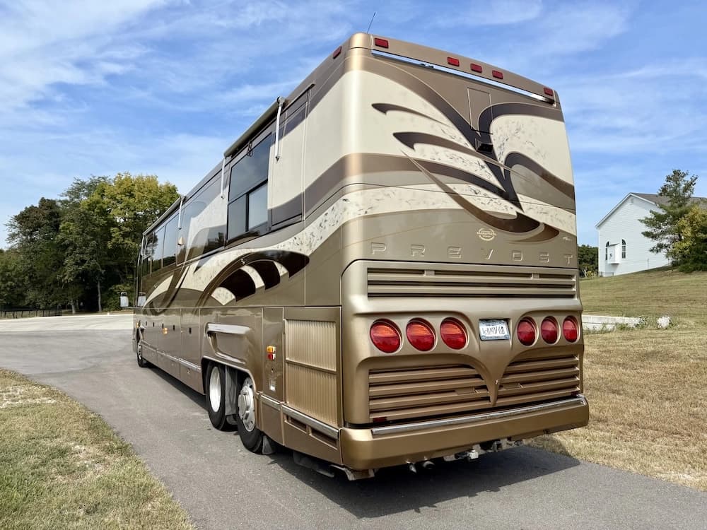 2000 Prevost Marathon H3-45 Motorhome - Image 7