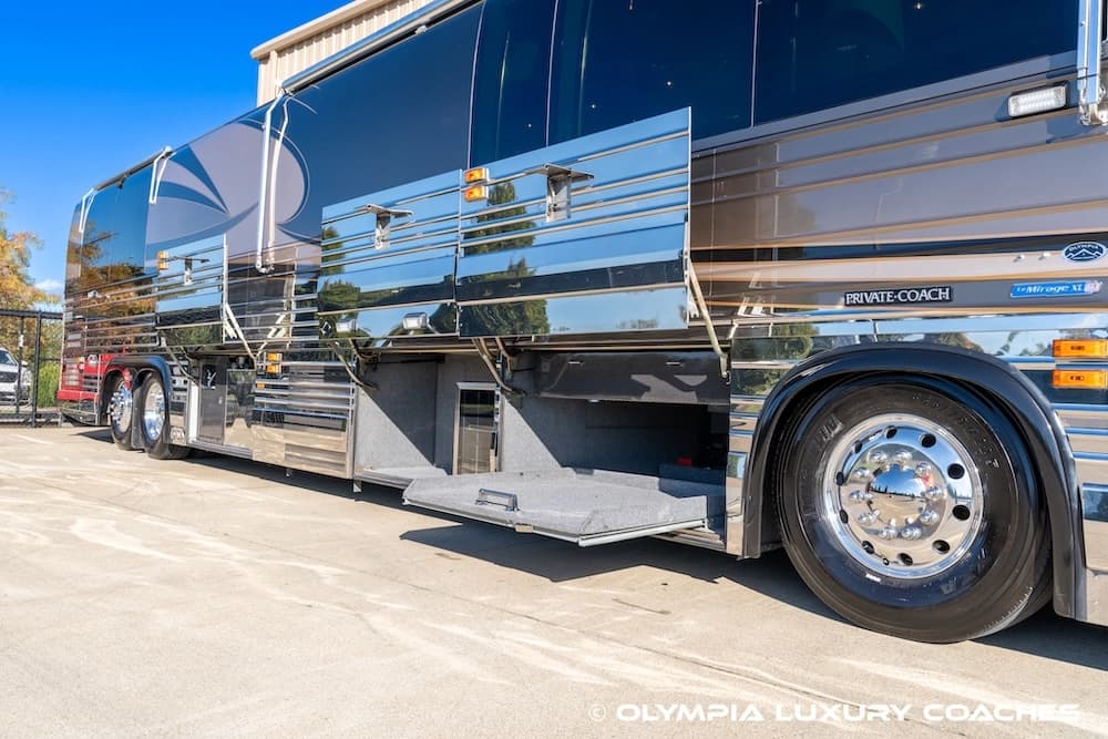 2002 Prevost Liberty XLII Coach - Image 26