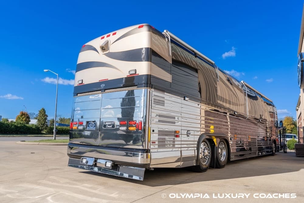 2002 Prevost Liberty XLII Coach - Image 5