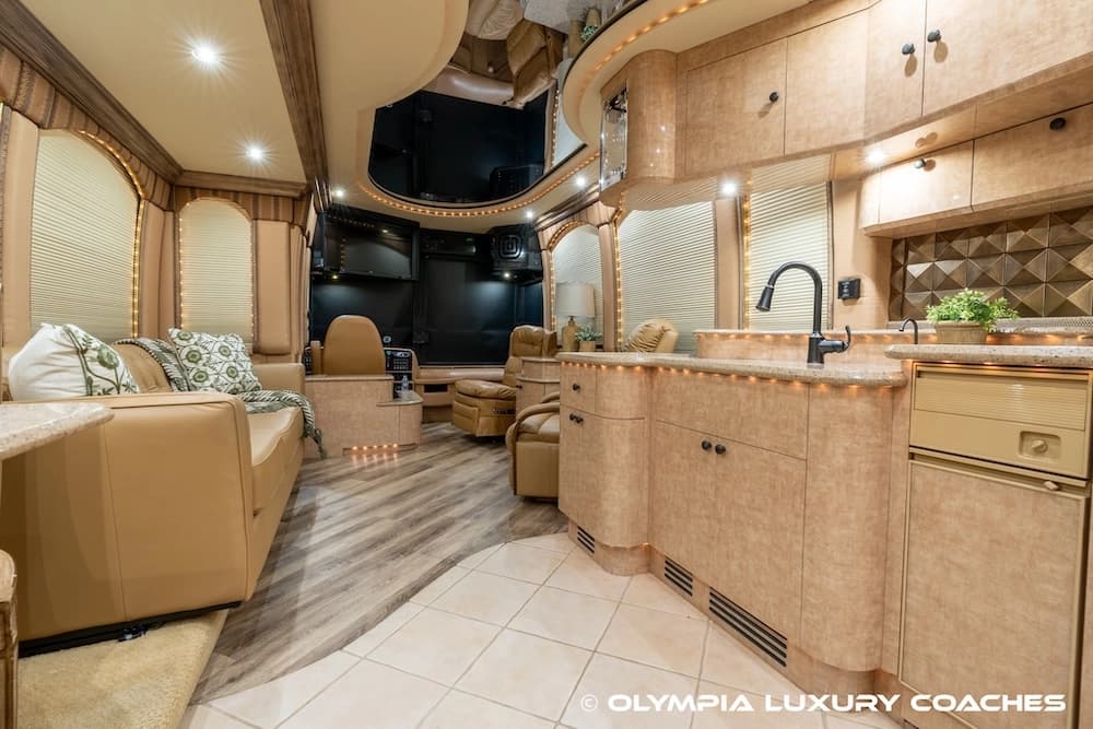2002 Prevost Liberty XLII Coach - Image 43