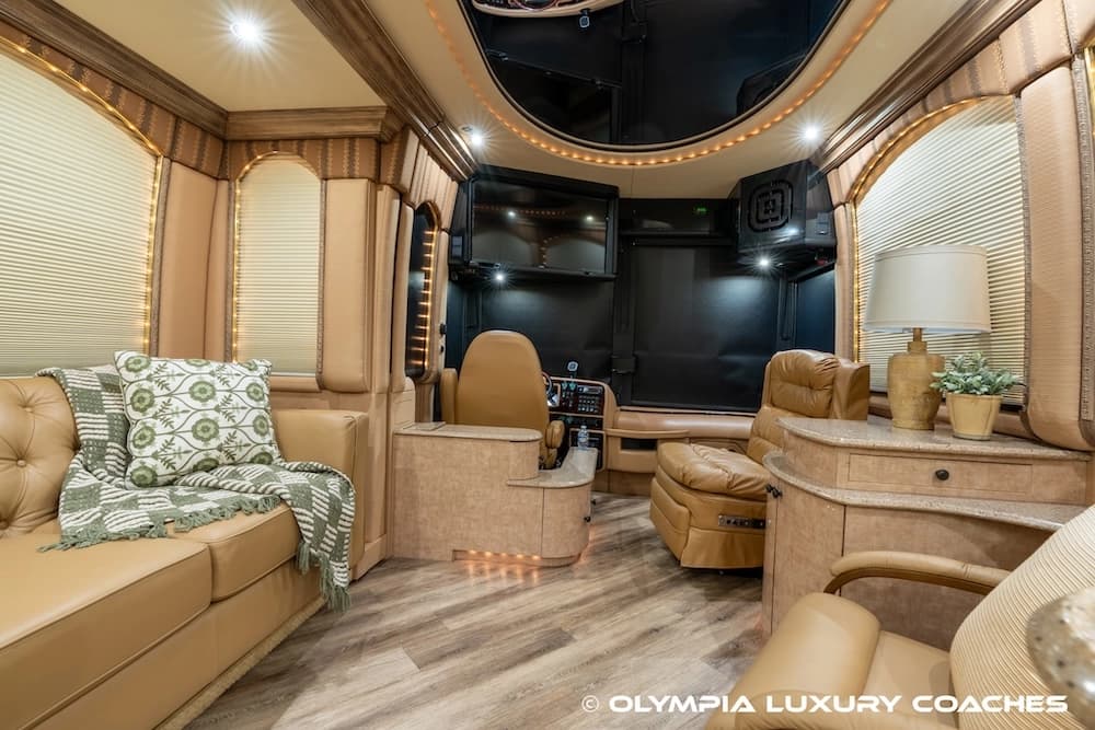 2002 Prevost Liberty XLII Coach - Image 45