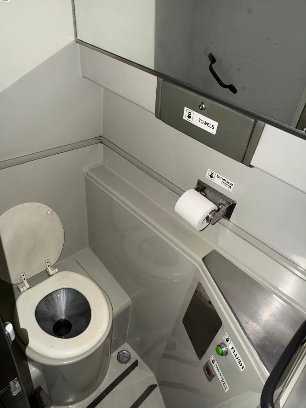 2000 Prevost H3-45 - Image 5