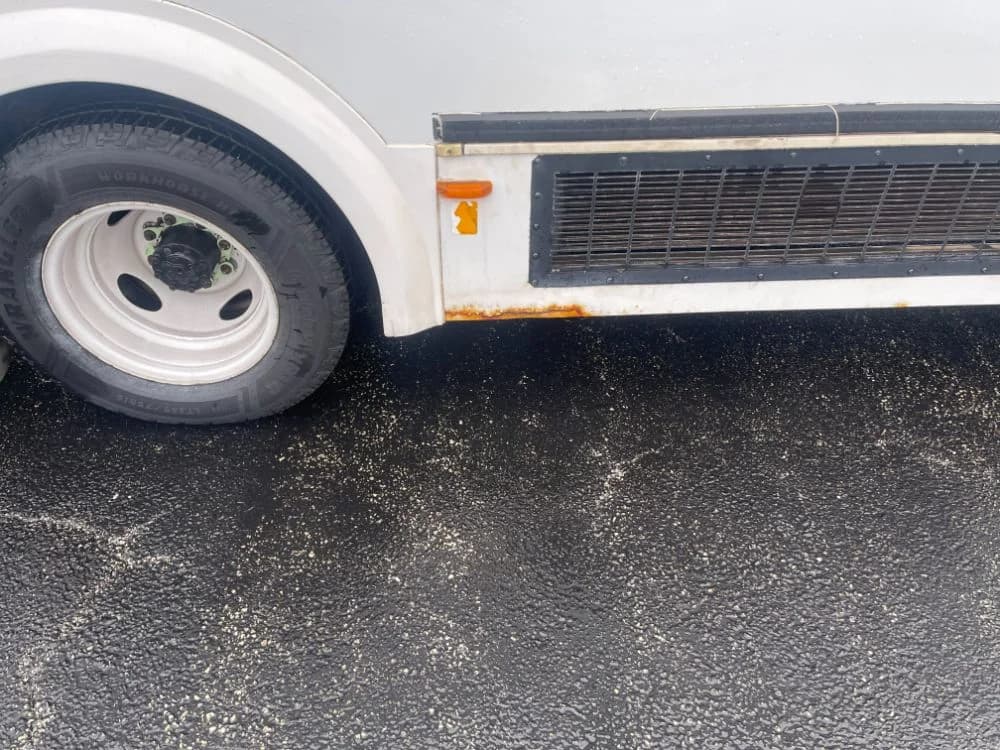 2013 Ford E450 - Image 5