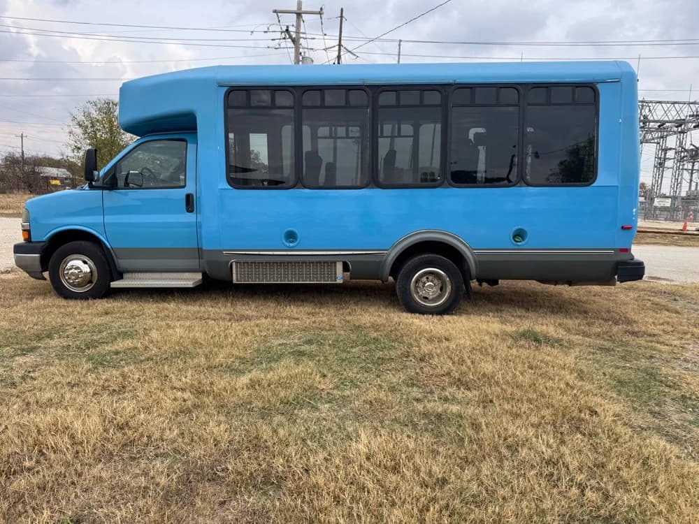 2014 Chevrolet 4500 Eldorado National 220 - Image 4