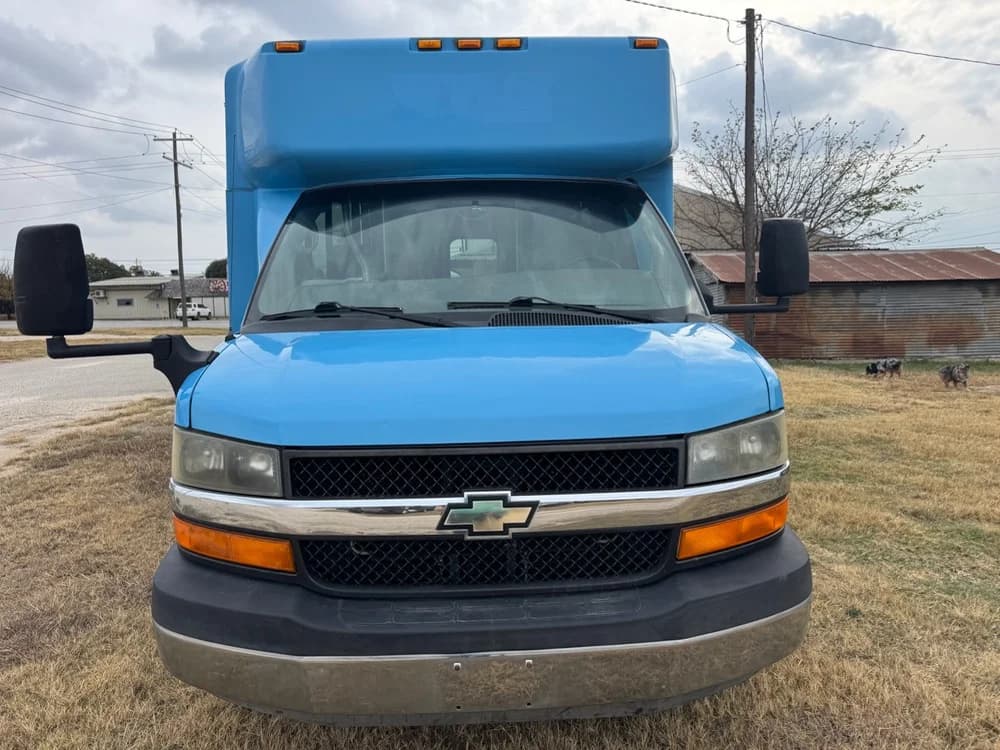 2014 Chevrolet 4500 Eldorado National 220 - Image 5
