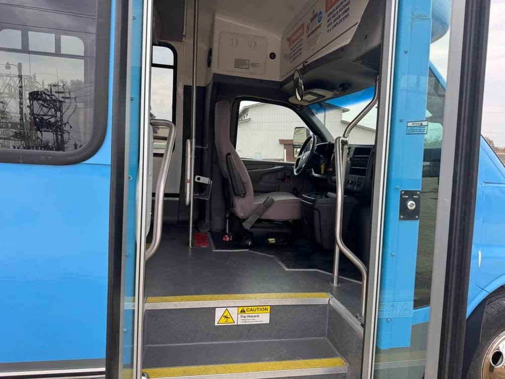 2014 Chevrolet 4500 Eldorado National 220 - Image 7