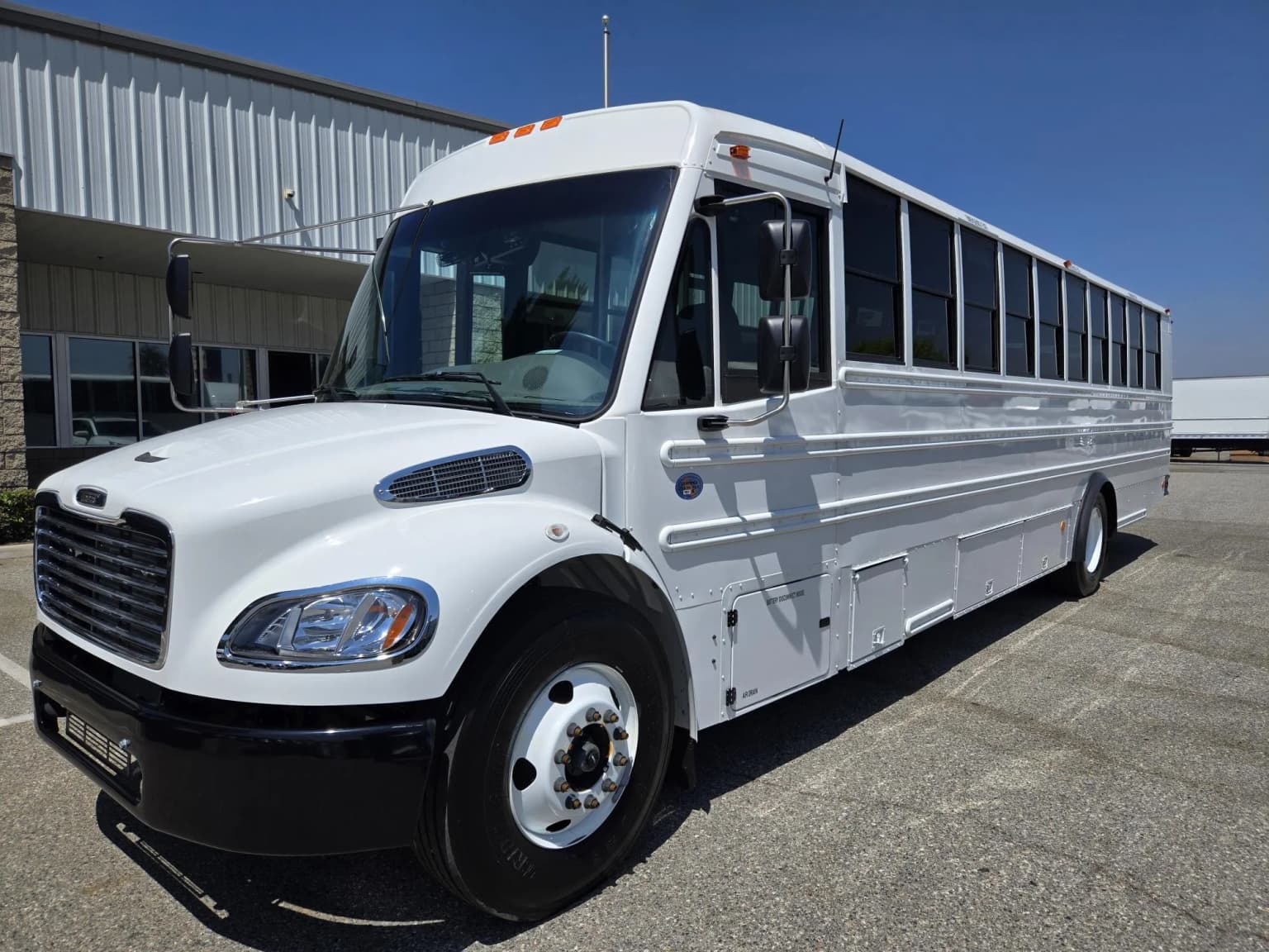 2025 Freightliner Thomas C2 bus