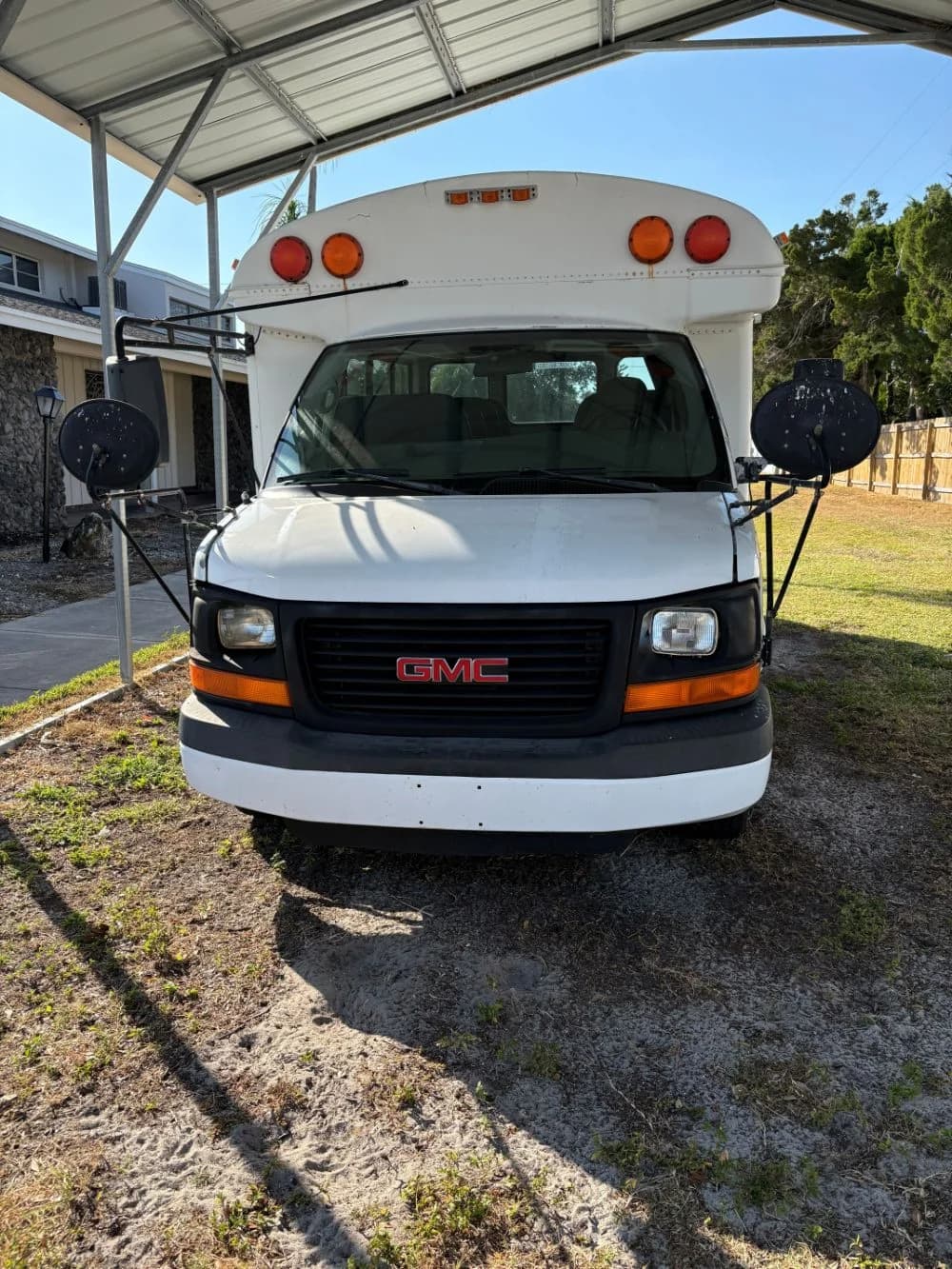 2005 Thomas Savana G3500 bus