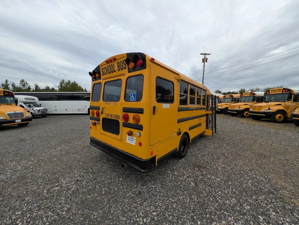 2009 Chevrolet 3500 ADA Diesel - Image 28