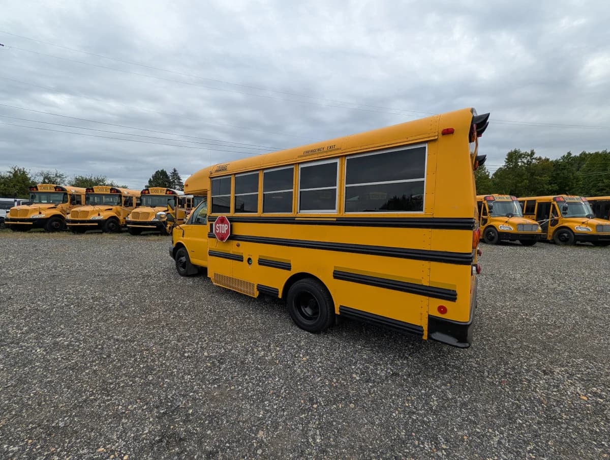 2009 Chevrolet 3500 ADA Diesel - Image 4