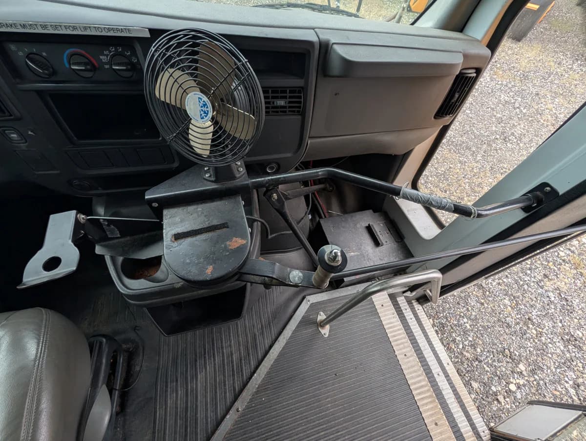 2009 Chevrolet 3500 ADA Diesel - Image 20