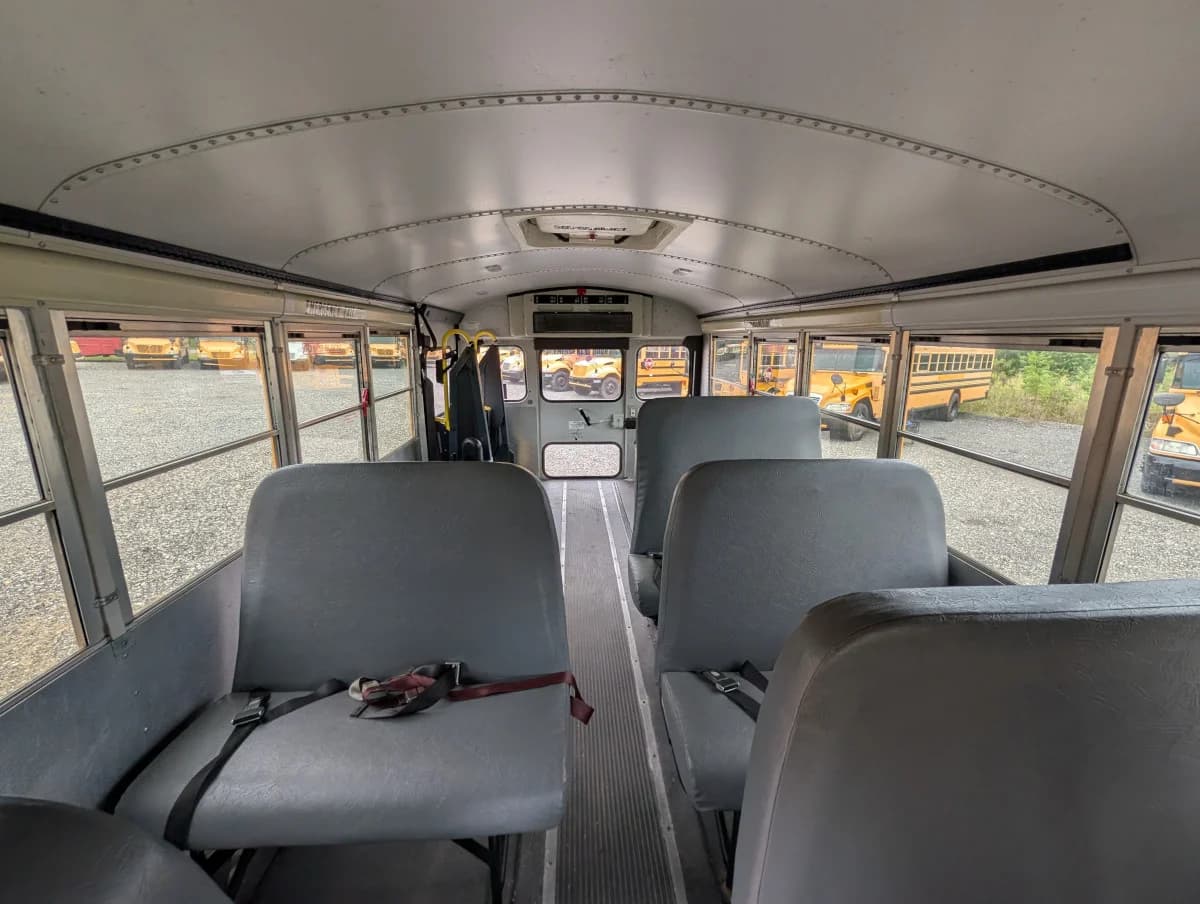 2009 Chevrolet 3500 ADA Diesel - Image 8