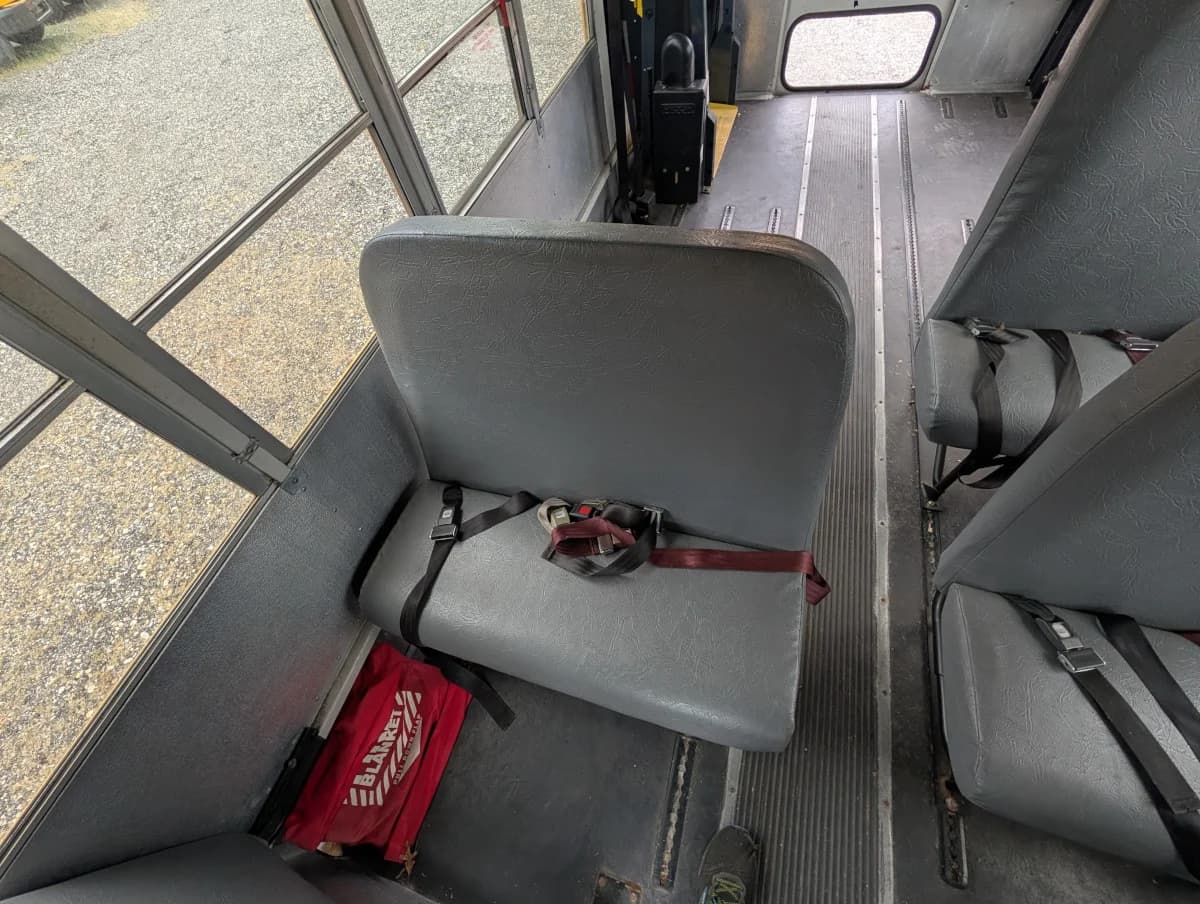 2009 Chevrolet 3500 ADA Diesel - Image 9